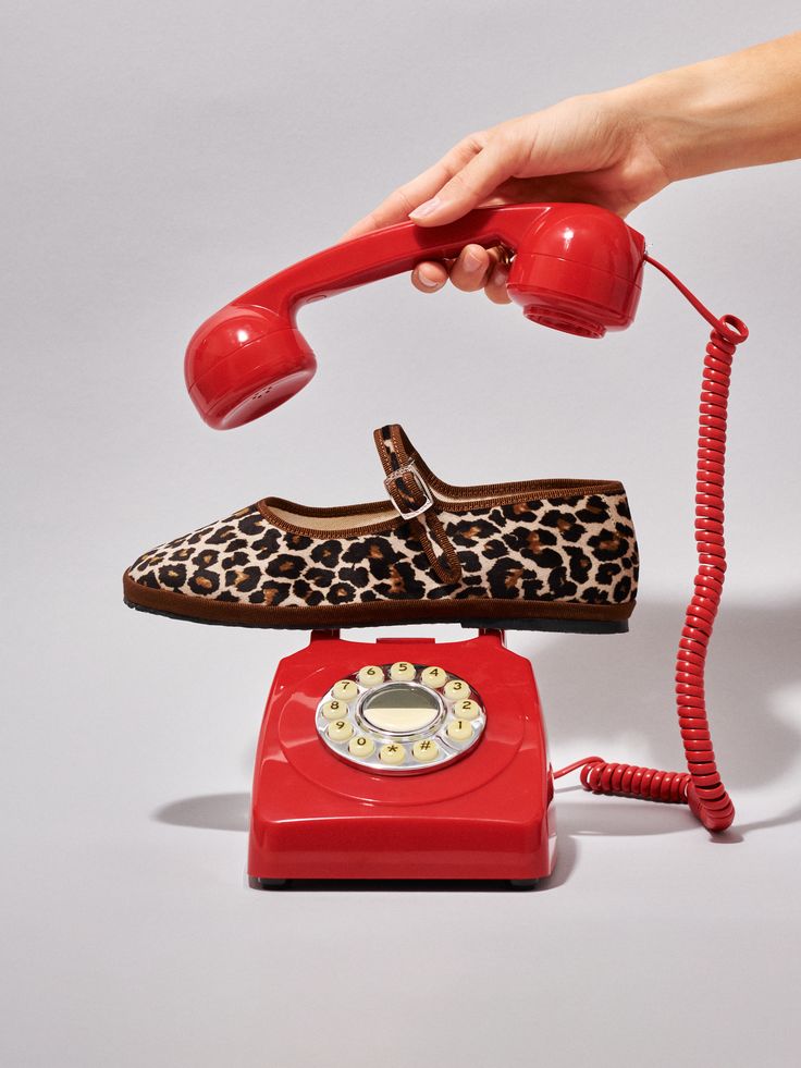 Editorial shoe reference